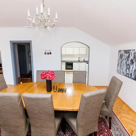 Khalilah 2 アパート *